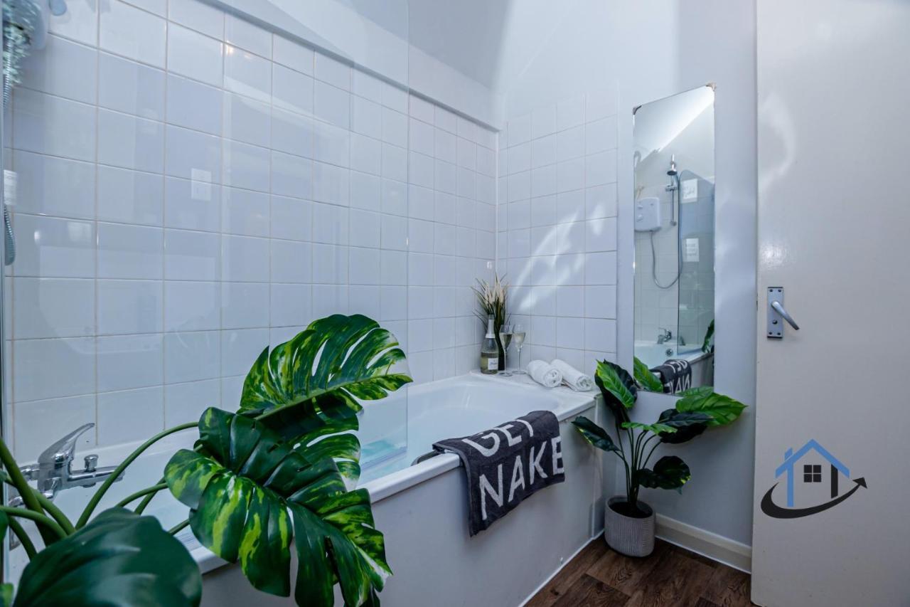 Flat 5, Super King Bed, Free Parking, Workspace, Free Wi-Fi Nottingham Ngoại thất bức ảnh